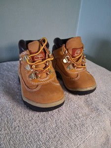 Timberland Toddler Boys Girls Size 4M Field Boot Wheat Nubuck Waterproof 15845