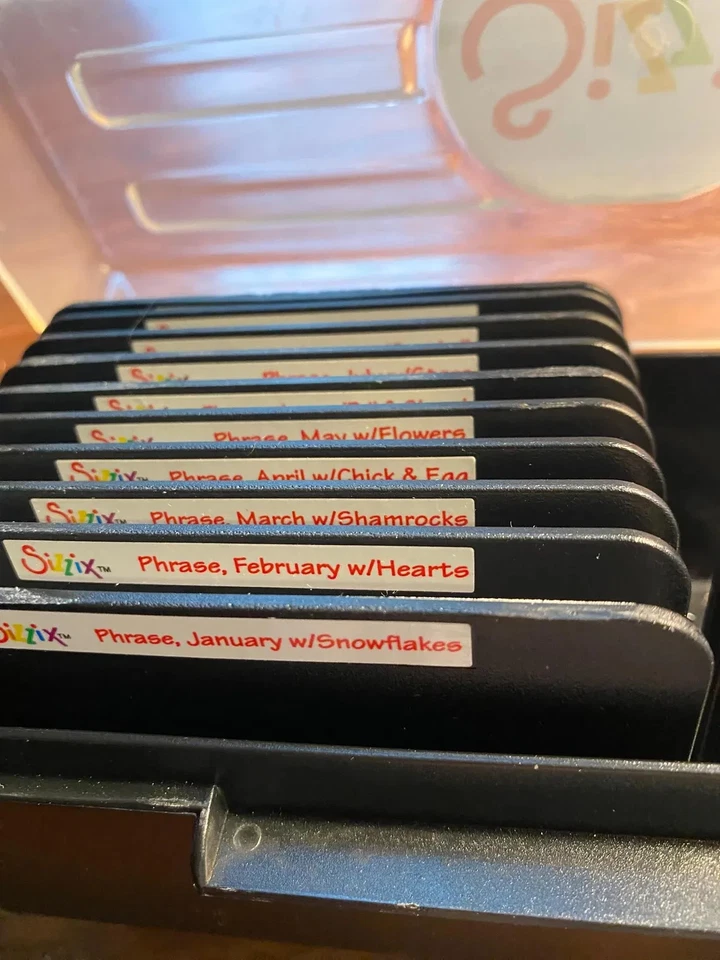 Sizzix Sizzlits средние штампы для резки, календарные месяцы, ПОЛНЫЙ + КАК НОВЫЙ 12 месяцев - Изображение 4 из 4