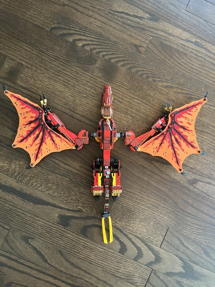 LEGO NINJAGO Legacy Fire Dragon Attack 71753 Foto 2 de 4