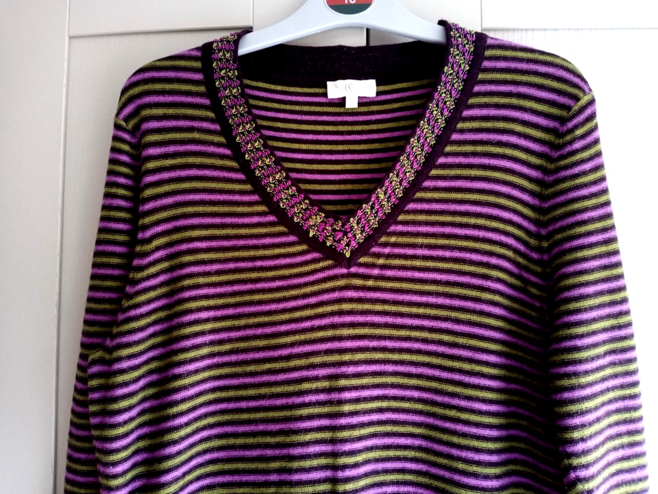 Ladies Jumper with Angora and Cashmere from Country Casuals Medium 10-12 - Image 2 of 4
