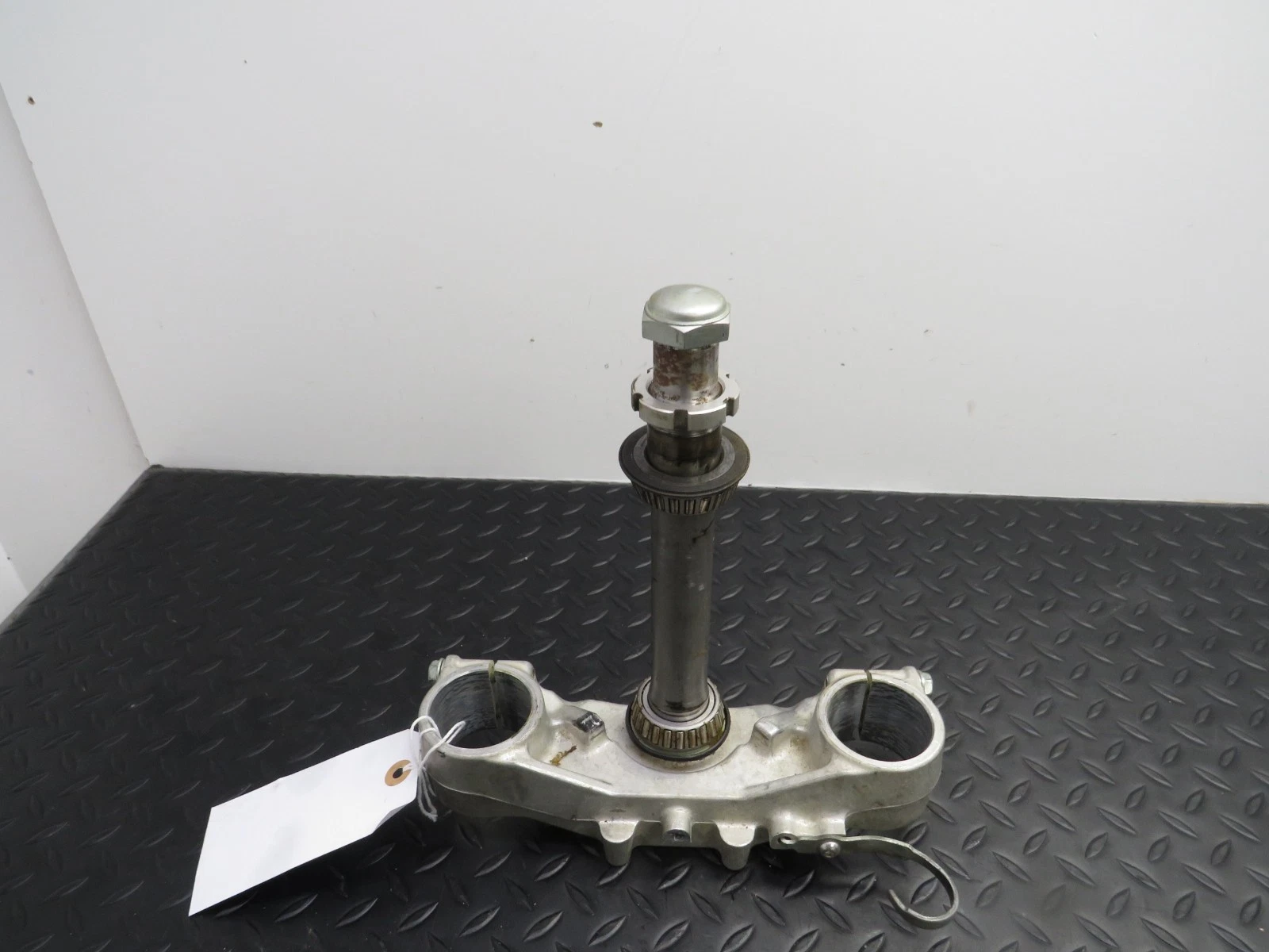 BRACKET,FR FORK UNDER