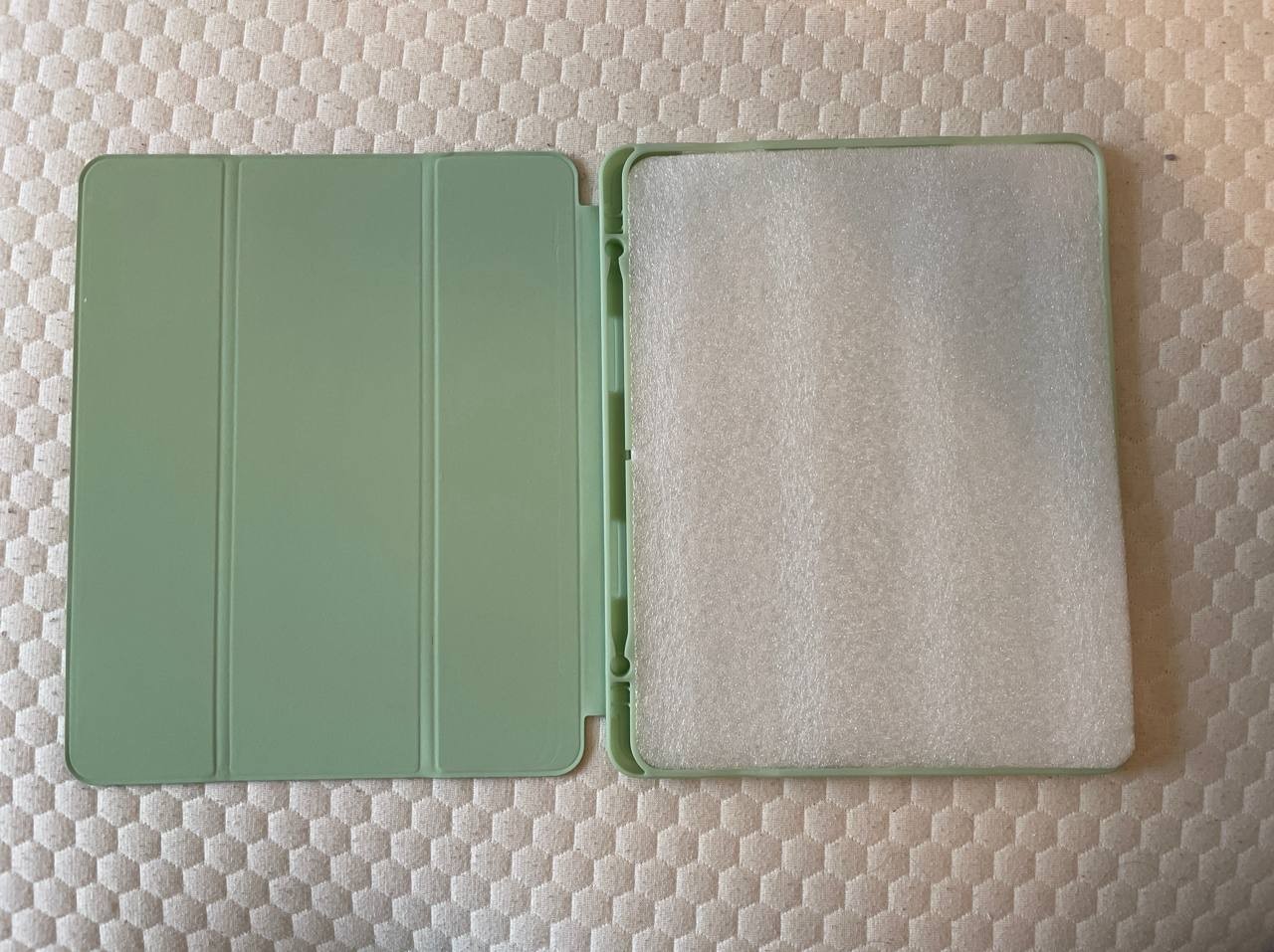 iPad Pro 12.9" 2020 Trifold Folio Case TPU Back Sage Green Smart Stand Used image 2