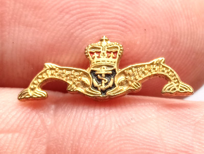 Royal Navy Submarine Service Mini goldfarbene Anstecknadel Abzeichen.      PB6-1088