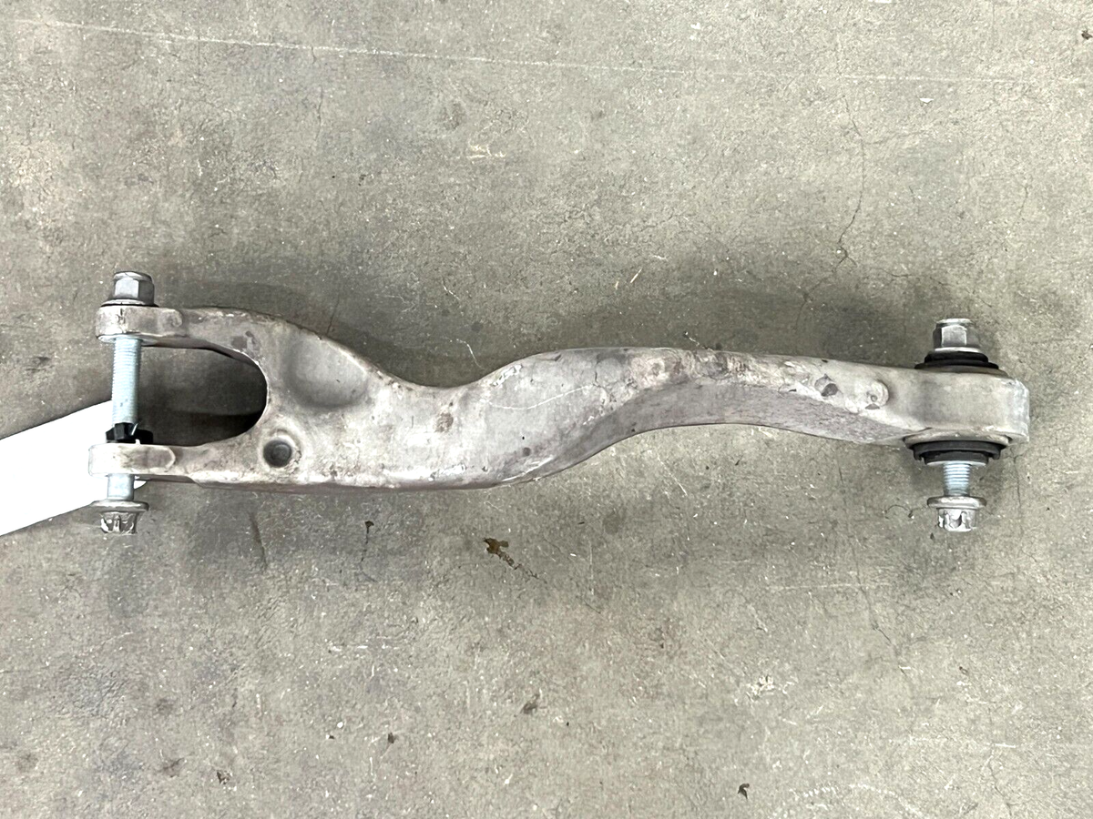 GT43 右テールランプ 【公式通販】