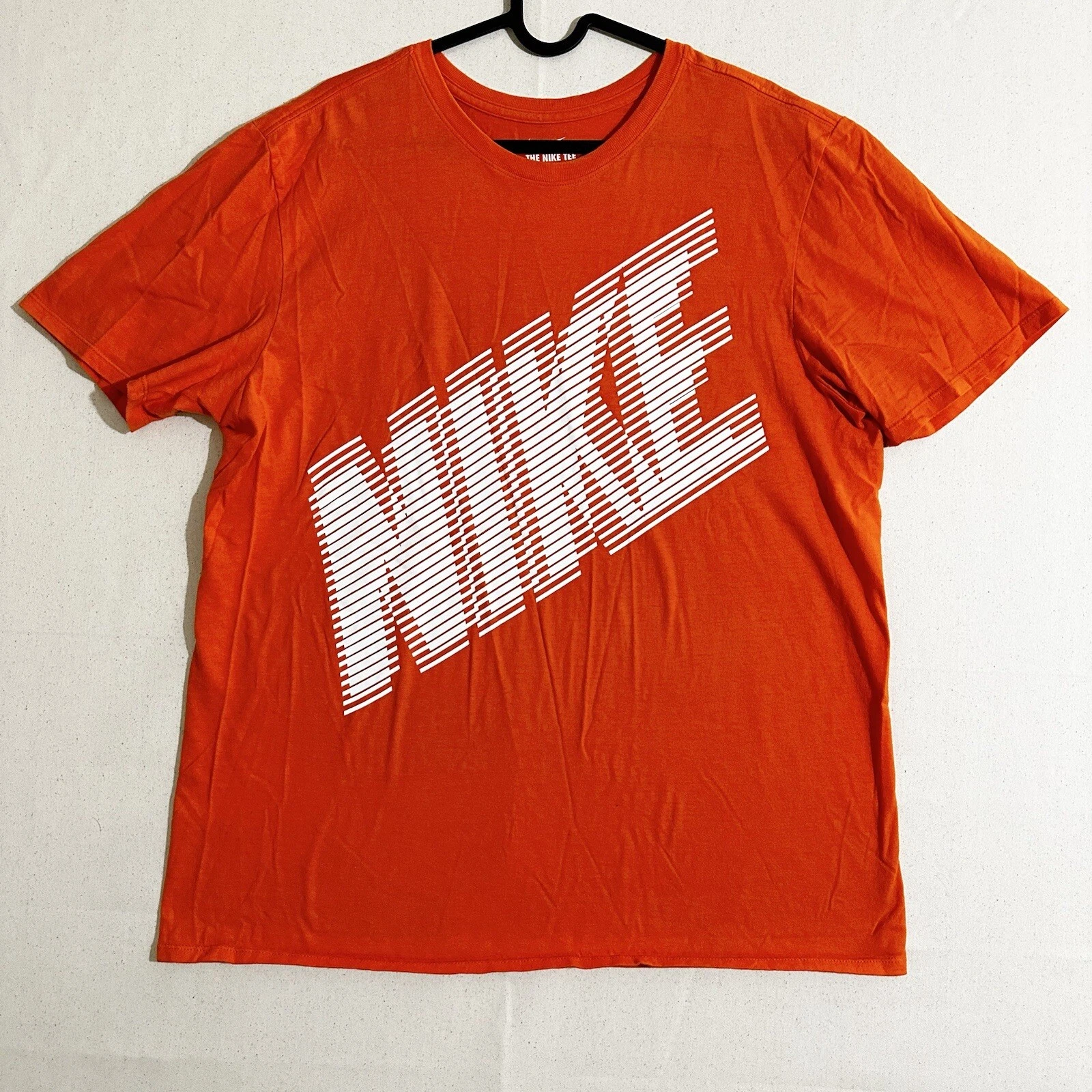 Nike T-Shirt Men Large Orange Print Short Sleeve Cotton Crew Neck Athletic Cut