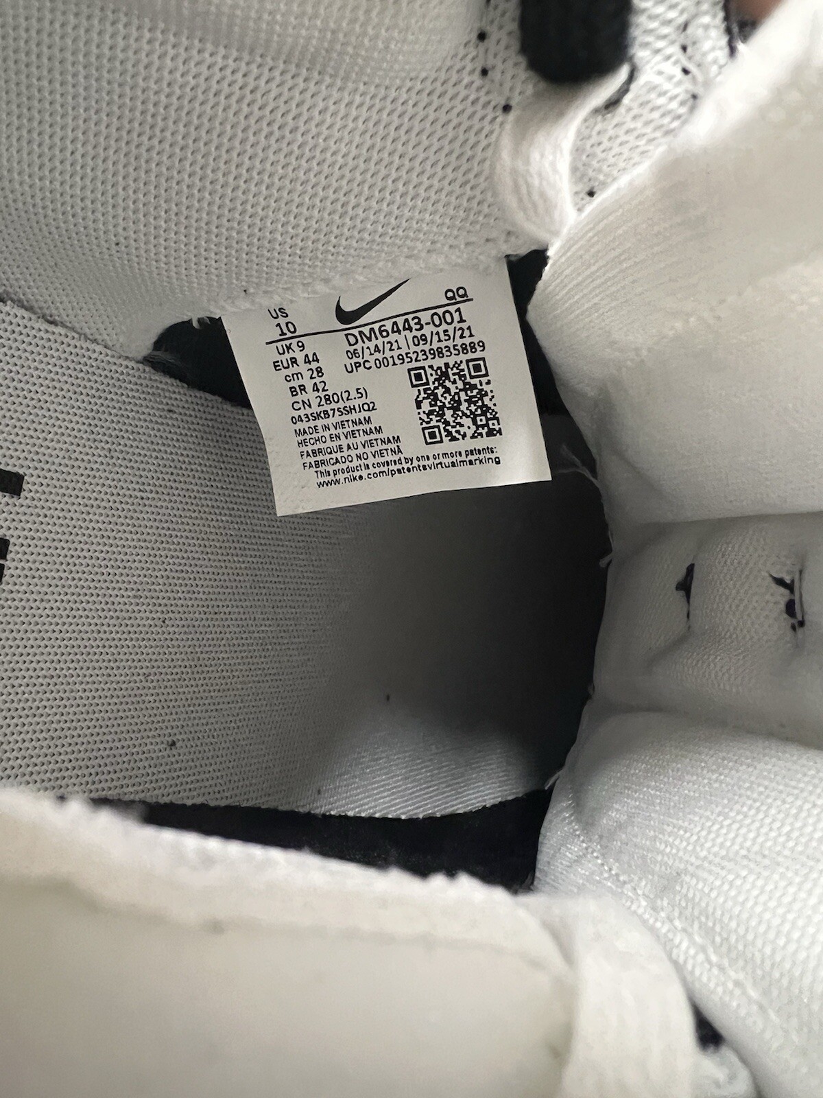 SACAI X NIKE Taglia 10 Blazer Nike sacai x basso nero brevettato