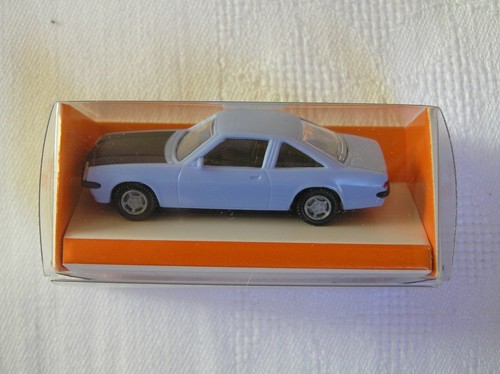 EUROMODELL OPEL Manta B hellblau, Motorhaube schwarz 1:87 in OVP!