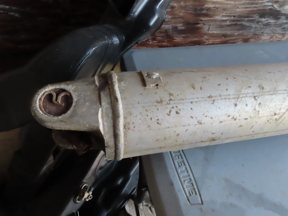 Silverado 1500 OEM eje de transmisión trasero 15794277 143,5" Wb 4x4 doble cabina extensible 69,5" Foto 2 de 4