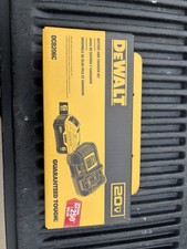 DeWalt DCB206 20V MAX 6AH Battery and DCB1106 6ah Charger