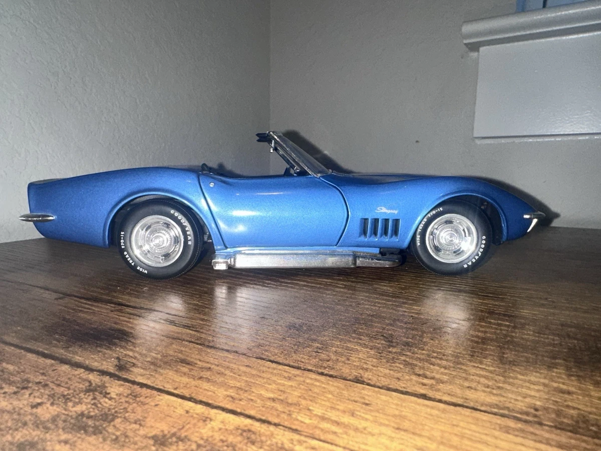 ミニカー Corvette Convertible Revell 1969 Revell 1:18th Scale Route 66 1969 Corvette Convertible Brand New