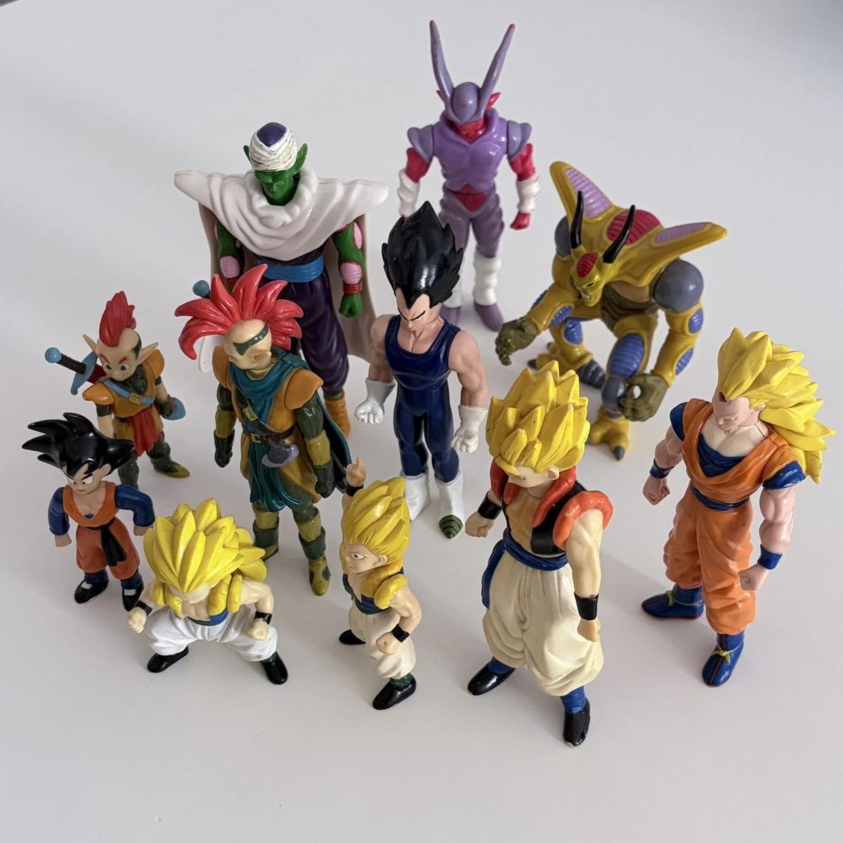 ドラゴンボールZ AB Toys フィギュア24体　缶　AB Toys Bank Preços baixos em Brinquedos Dragonball Ab | eBay
