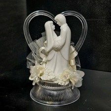 Wilton 1983 Porcelain Wedding Cake Topper 201-1473 White Groom Bride Heart Tule