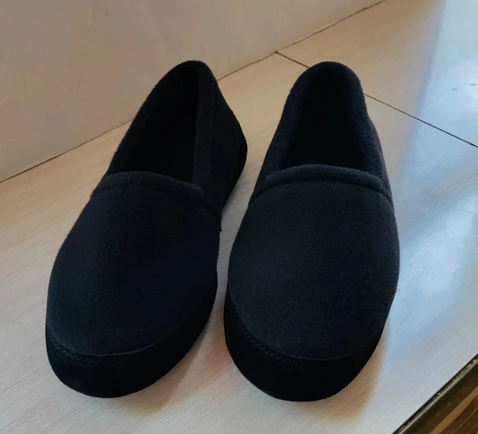 Zapatillas para hombre ACORN espalda cerrada microgamuza espuma viscoelástica negras talla 7,5-8,5 Foto 2 de 4