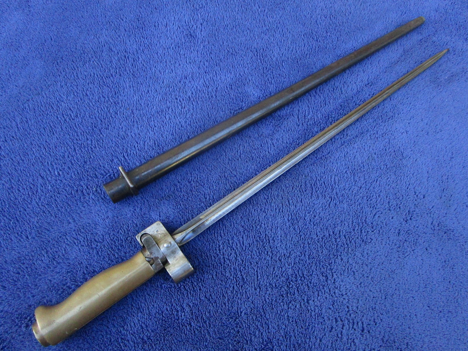ORIGINAL  ANTIQUE M1886/93 FRENCH LEBEL "ROSALIE" SHORTENED BAYONET AND SCABBARD