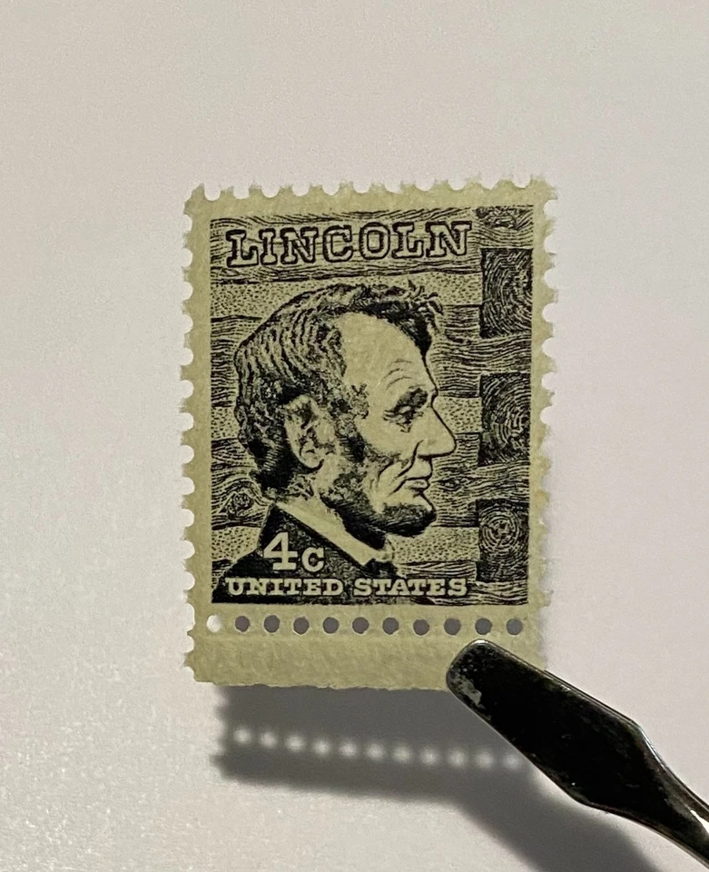 Raro - Sello negro de 4 centavos Abraham Lincoln 16º presidente de Estados Unidos como nuevo nunca bisagra. Foto 3 de 4