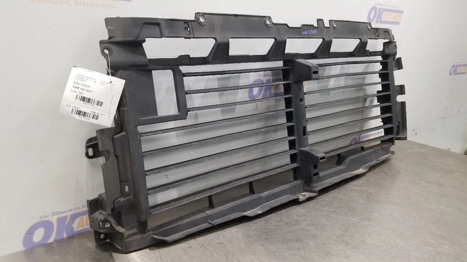 23 GMC SIERRA 2500 6.6L DIESEL UPPER AIR SHUTTER - Image 4 of 4