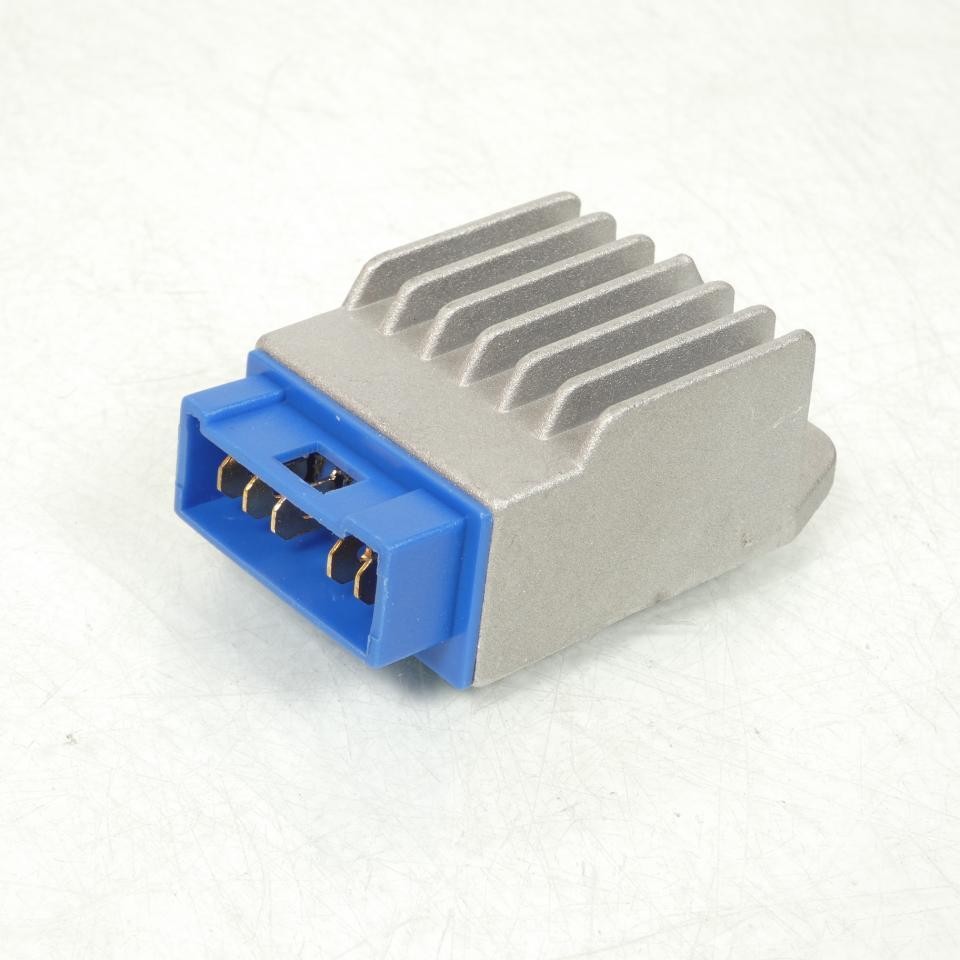 Régulateur Teknix pour restaurer le circuit électrique des Derbi Senda