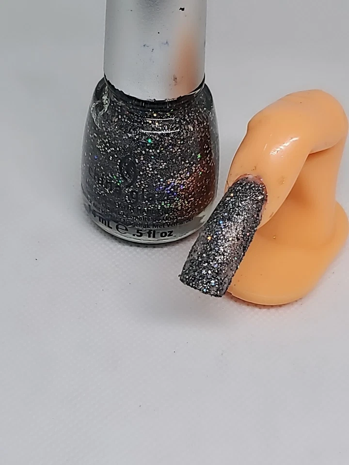 ** China Glaze ~SOME LIKE IT HAUTE~ - Image 2 of 4