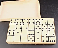 Vintage Standard Marblelike Dominoes White Puremco 616