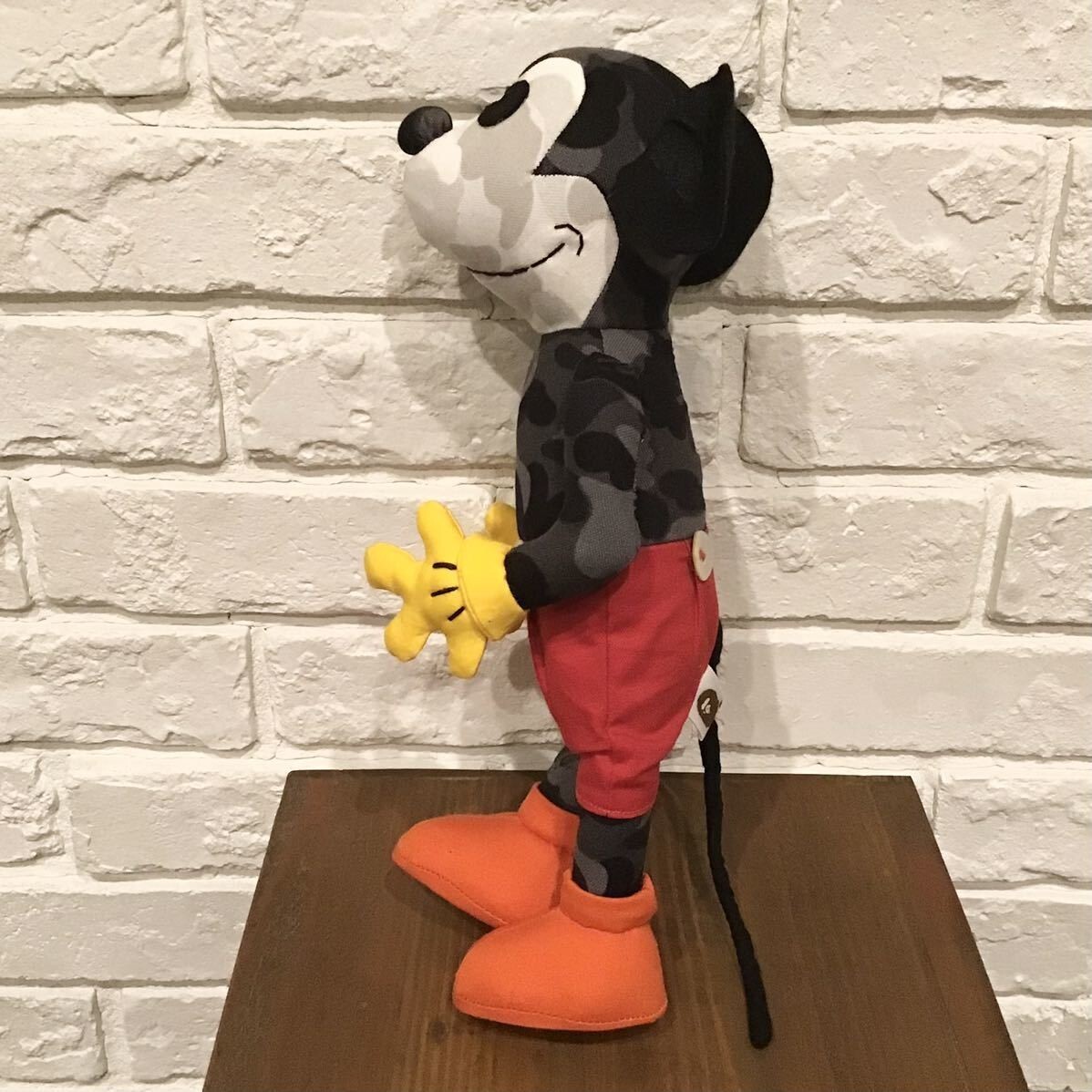 A BATHING APE ミッキーマウス ぬいぐるみ　ベイプ×Disney 2008 BAPE × Disney BAPE camo Mickey Mouse Plush Doll A
