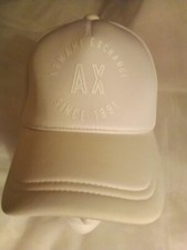Gorra de béisbol Armani Exchange blanca sobre blanca ajustable