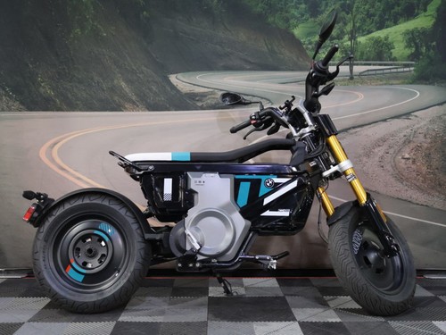 2024 BMW CE 02 Cosmic black 2