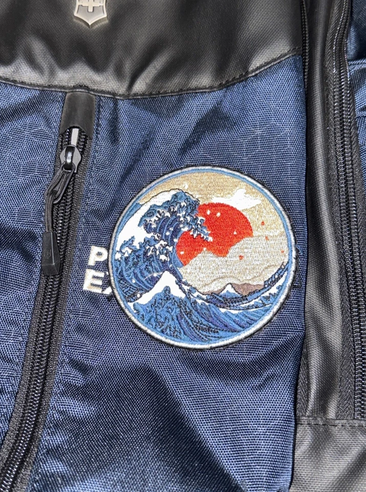 Mochila azul para laptop Victorinox Altmont original com zíper vertical 17 pol. - Imagem 2 de 4