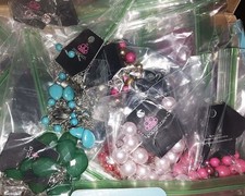 LOT OF 70 PIECES OF PAPARAZZI JEWELRY 50 WITH HANG TAGS  OVER 20 ITEMS UNTAGGED
