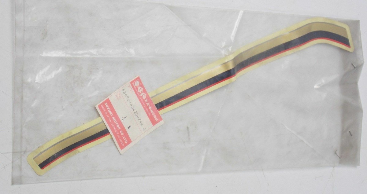 NOS SUZUKI 1982 1983 1984 STICKER DECAL EMBLEM MARK GSX750 68690