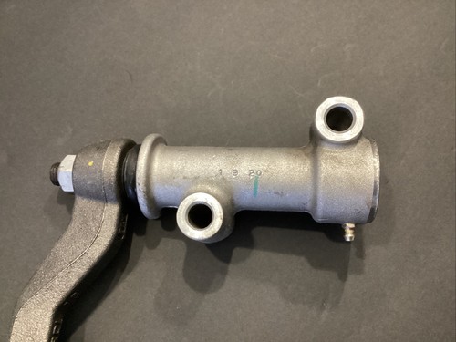 OEM NEW Steering Idler Arm Kit GM 19178433 (40023576-Housing 26064163-Arm) - Picture 7 of 8