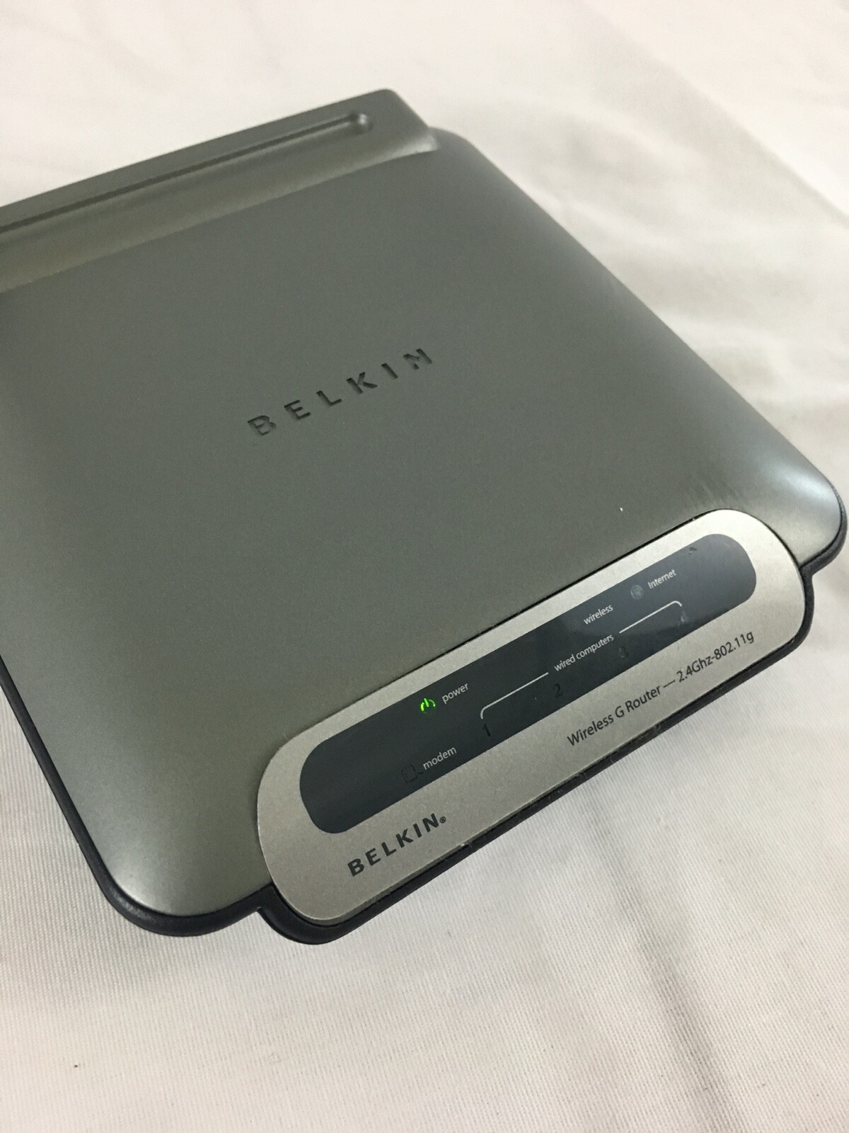 Belkin F5D7230-4 54 Mbps 4-Port 10/100 Wireless G Router (F5D7230DE4 ...