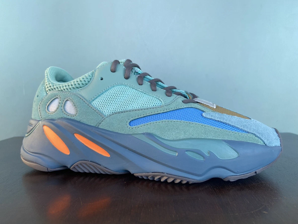Yeezy 700 hotsell carbon blue stockx