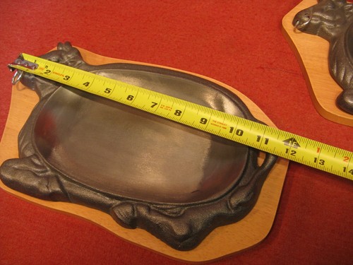 Set of 4 Bull Cast Iron sizzling plate w/ wooden tray 13 X 8 " - Picture 7 of 14