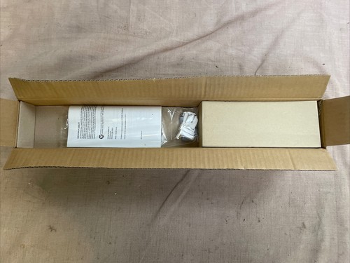 SYLVANIA LED10T8L24/1X2HE/835/UNV Ultra LED T8 HE Retrofit Kit! (2 Foot) New - Picture 4 of 9