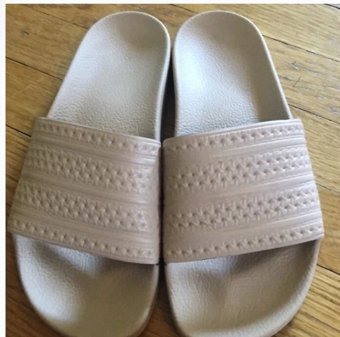 Pantofole da donna Adidas Adilette Ayoon marrone chiaro taglia 8 Made in Italy