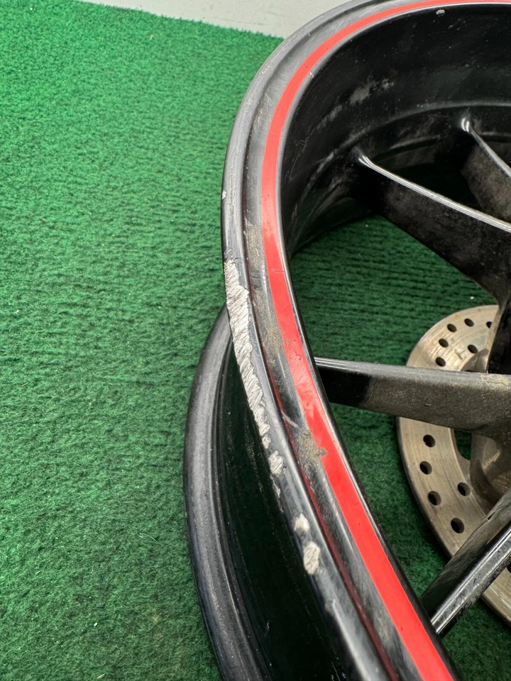 BMW S1000R 2017 Rear Wheel - Изображение 3 из 4