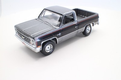 Auto World 1987 Chevy Silverado K10 Black Silver 1:64 Loose Rubber Tires