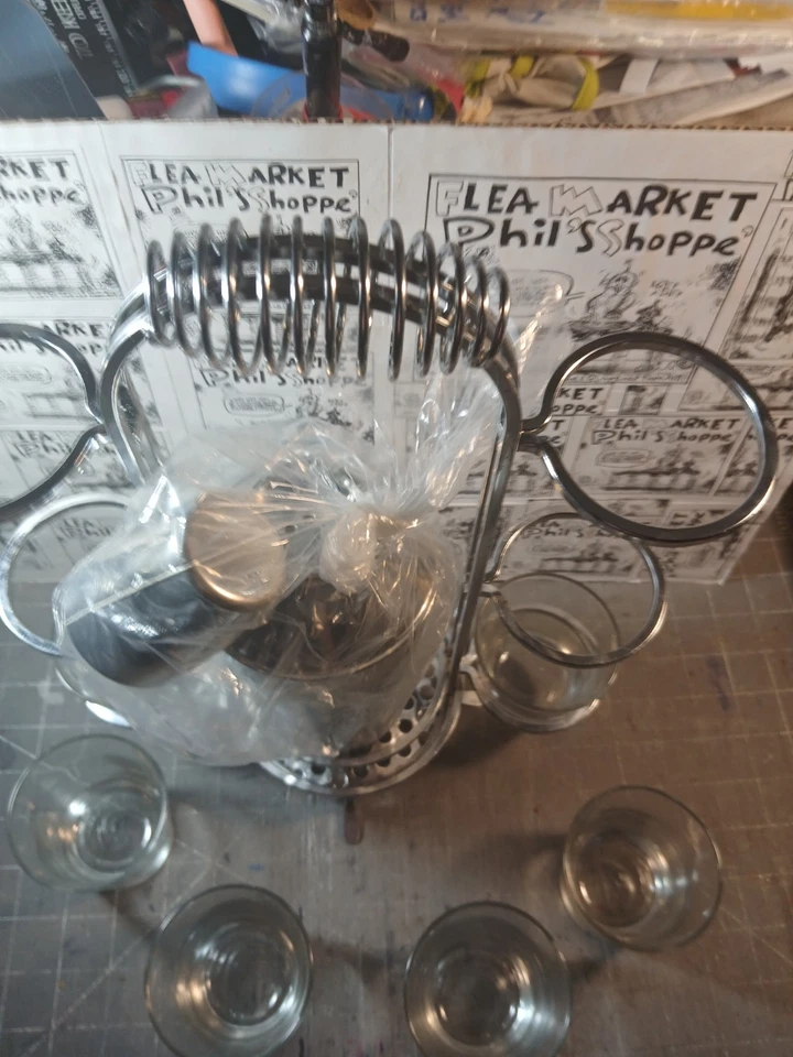 Pottery Barn Retro Cóctel 6 Vasos, Coctelera, Soporte. ¡Nuevo! *Caja golpeada!! Abierto Foto 2 de 4