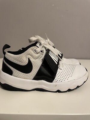 Nike Team Hustle D8 Jungen Sneaker Größe Uk 12 EU 30
