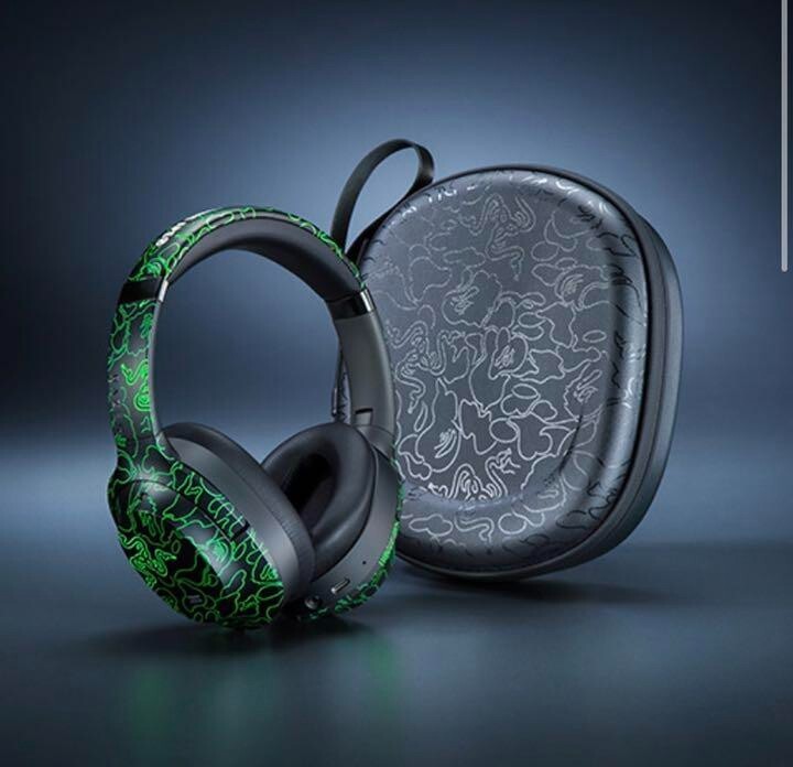 Razer x *A Bathing Ape Opus bape ヘッドホン A BATHING APE RAZER X A BATHING APE NEON CAMO HEADSET M Headphones