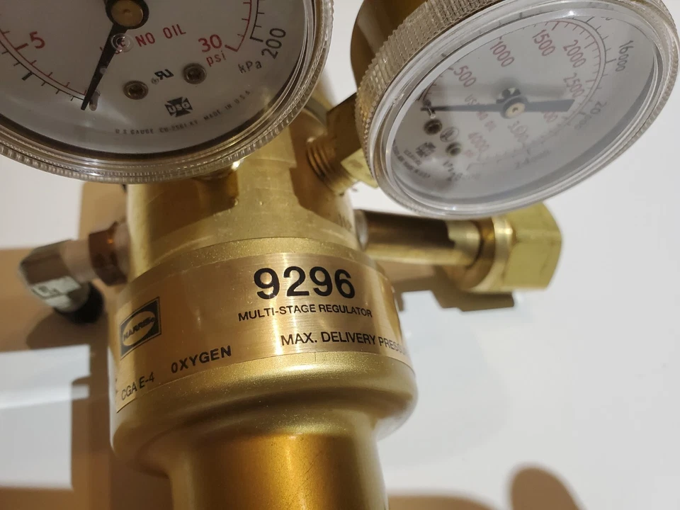 Многоступенчатый газовый регулятор Harris 9296 3000 фунтов на квадратный дюйм макс. вход, максимальная доставка 15 фунтов на квадратный дюйм чтение - Изображение 2 из 4