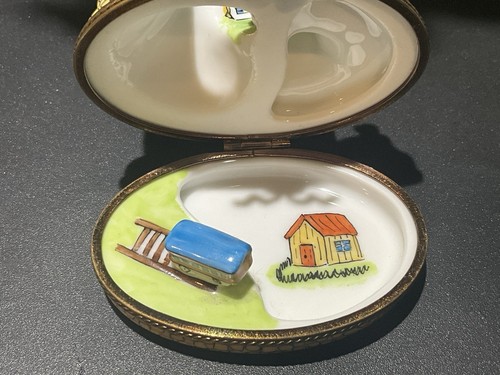 Limoges France Peint Main Train and Tunnel at Station Trinket Box - Picture 4 of 8
