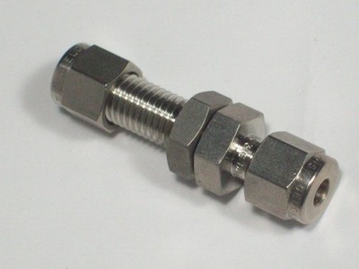 1 - Swagelok Stainless Steel Bulkhead Union Fitting, 3/16'' OD Tube, SS-300-61