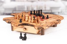 Schachspiel mit Füßen und