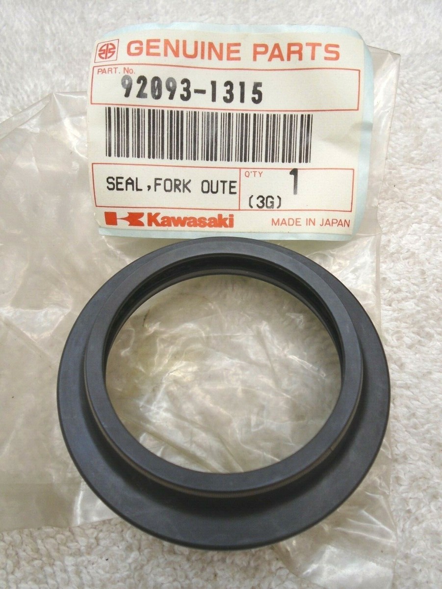 ホーク バレッタ One new OEM Kawasaki fork seal dust cover 1991-92 KX125 KX250