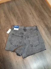 Old Navy Women's Size 0 Black Denim Button-fly Sky-Hi A-Line raw hem shorts