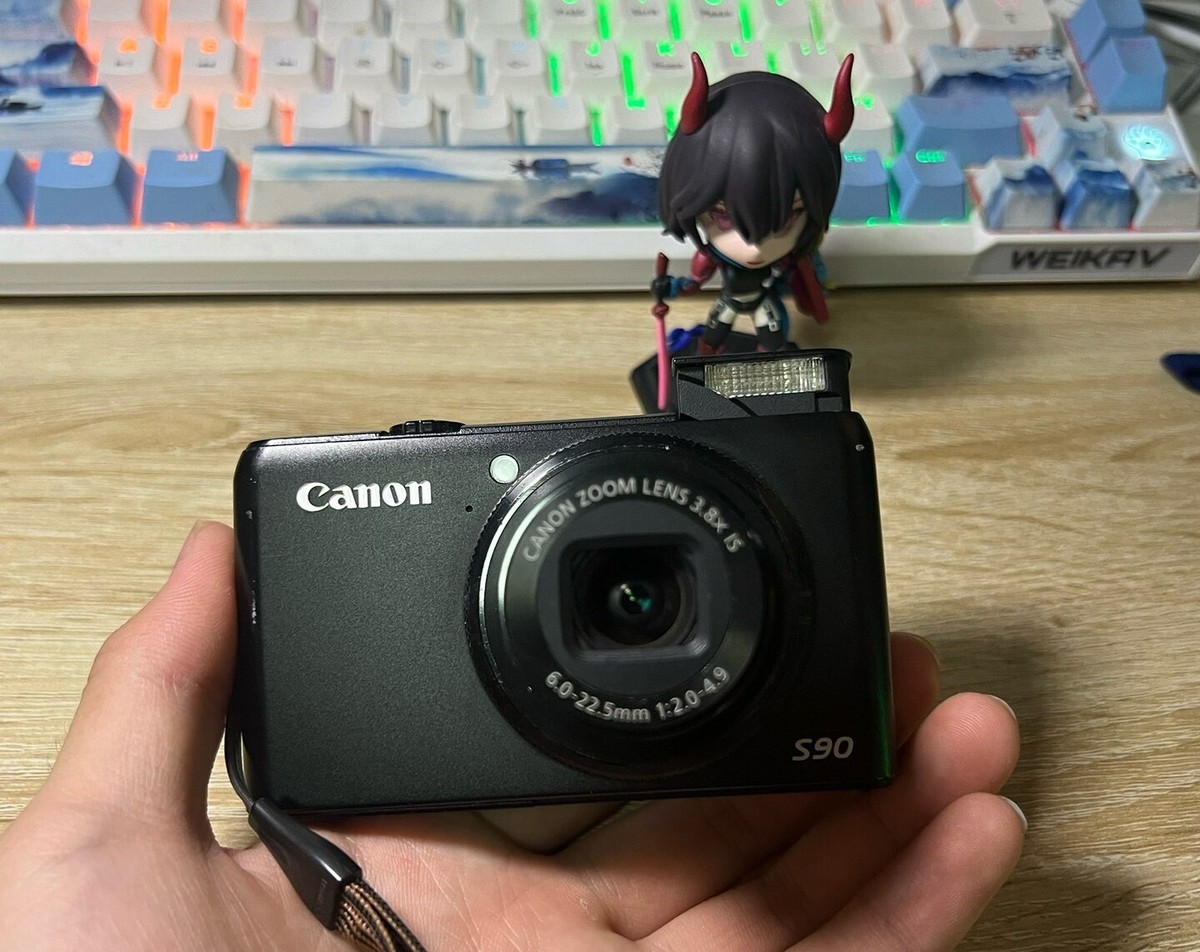 Canon PowerShot S90 10MP Digital Camera 3.8x Optical Zoom w Canon PowerShot S90 10MP Digital Camera 3.8x Optical Zoom w