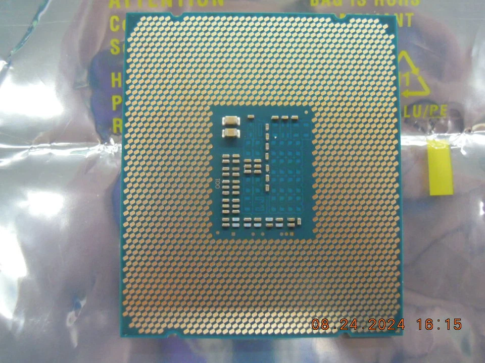 Procesador Intel Core i7-5820K (3,30 GHz, 6 núcleos, LGA2011-V3) - SR20S *Probado Foto 2 de 2