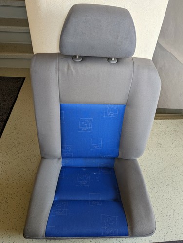 Lupo Rücksitz links (Fahrerseite)