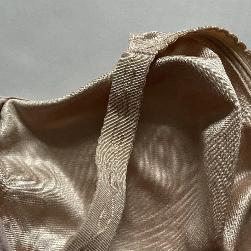 Sutiã Wacoal 40DD cetim nude sem forro - Imagem 4 de 4